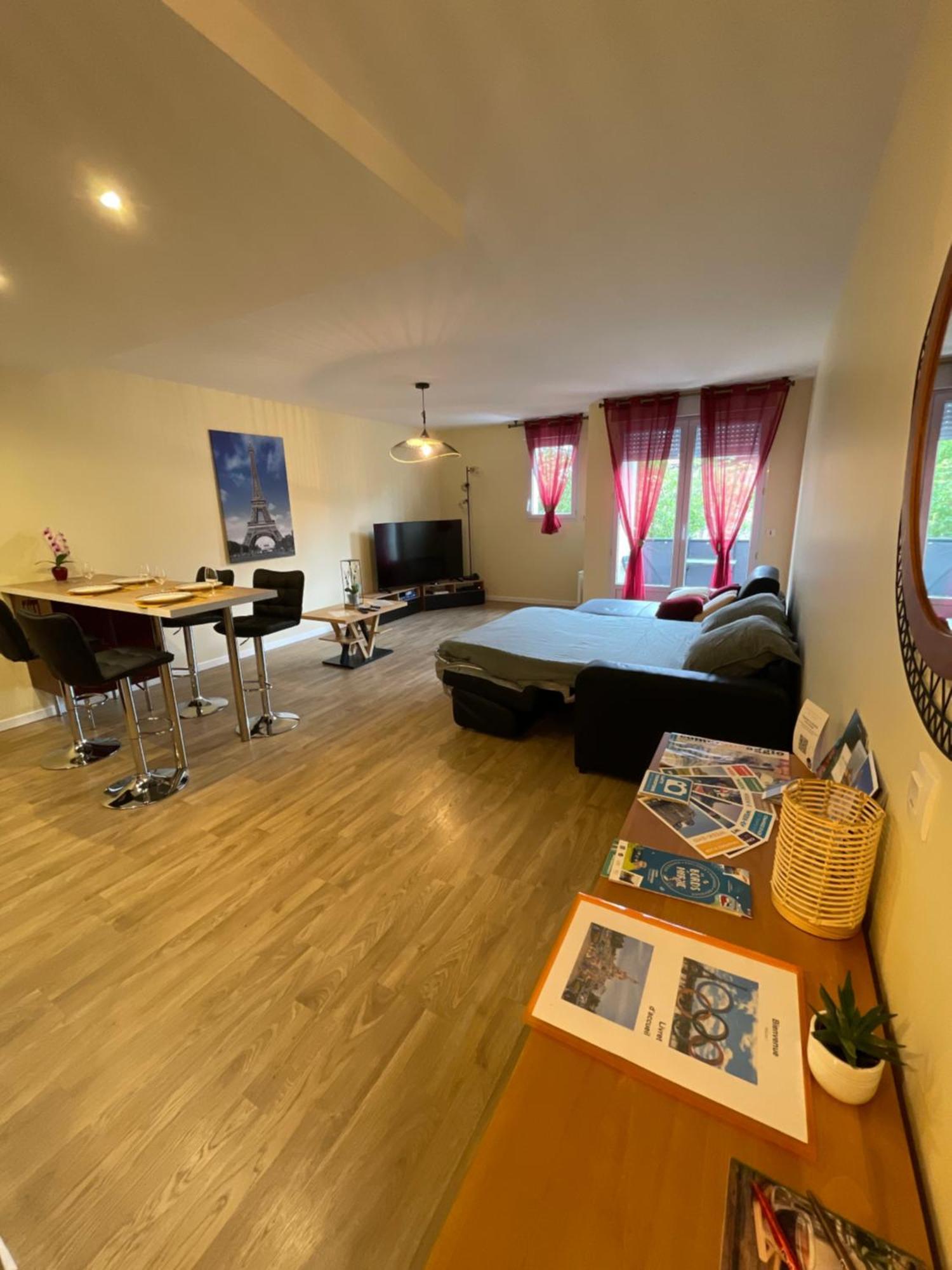 Paris Disneyland Appartement Centre-Ville, Parking, Au Coeur De L'Aviron Vaires-sur-Marne エクステリア 写真